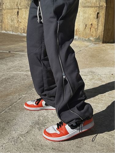 Wide-Leg Side Zipper Sweatpants _ - CLACO - Modalova