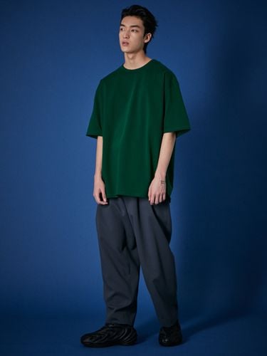 Compacted Volume T-Shirt (Green) - evener - Modalova