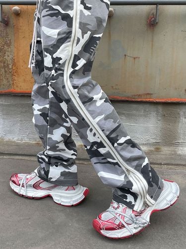 Cotton Twin Side Line Zipper Pants_Snow Camo - CLACO - Modalova