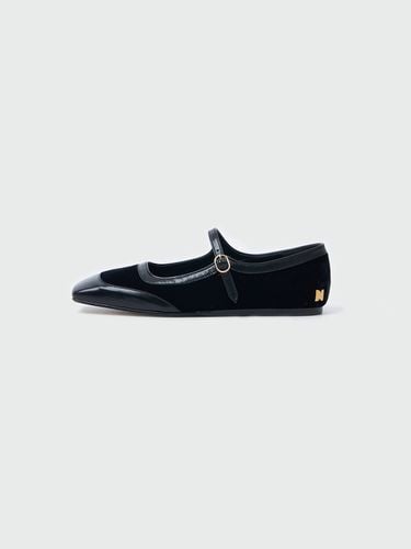 XACE Square Toe Color Blocked Mary-Jane Flats - EENK - Modalova