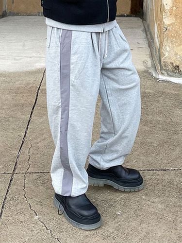 Side Line Wide Balloon Sweat Pants_Grey - CLACO - Modalova