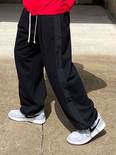 Side Line Wide Balloon Sweat Pants_Black - CLACO - Modalova