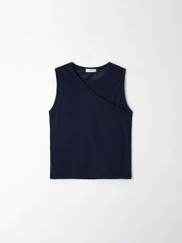 Layered Sleeveless Top (Navy) - THE RYE - Modalova