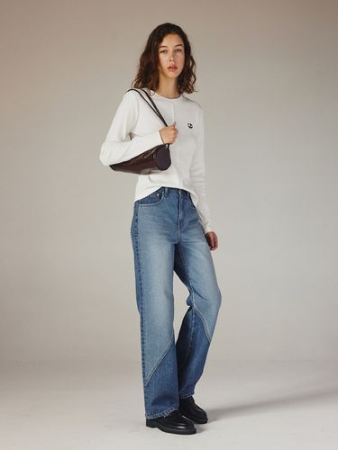 Diagonal Cut Straight Jeans - LEUNI - Modalova