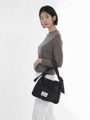 Lottie tote Shoulder Bag _Black - Fiori Fleurir - Modalova