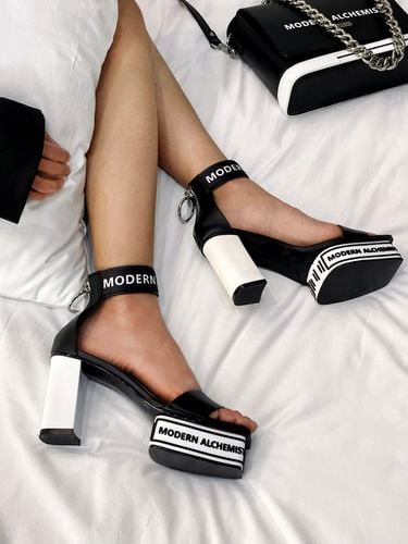 Project 3. Modern Home Sandal Heel_Black / - MODERN ALCHEMIST - Modalova