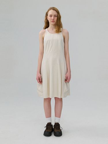 Bell Shaped Cargo Dress_Light Beige - ahwe - Modalova