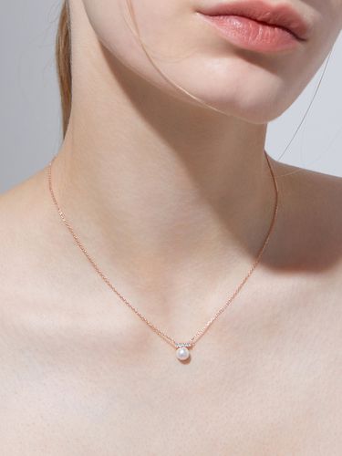 Petite Pearl Necklace - STONEHENgE - Modalova