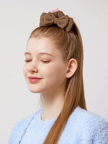 Cushion Ribbon Hair Scrunchie_Brown - mellotory - Modalova