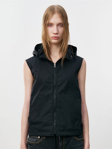 Sheer Nylon Vest _Black - STUDIO TABLE - Modalova