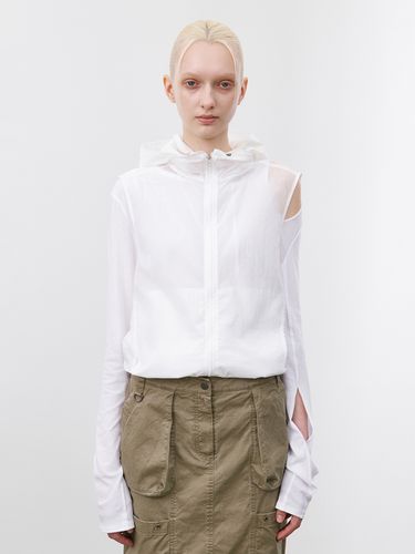 Sheer Nylon Vest _White - STUDIO TABLE - Modalova