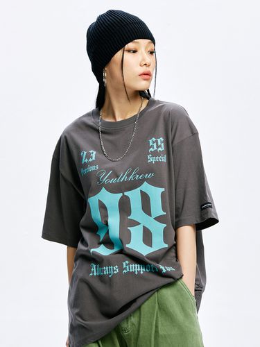 YK Sporty Big Number Round Neck Boxy T-shirt - youthkrew - Modalova