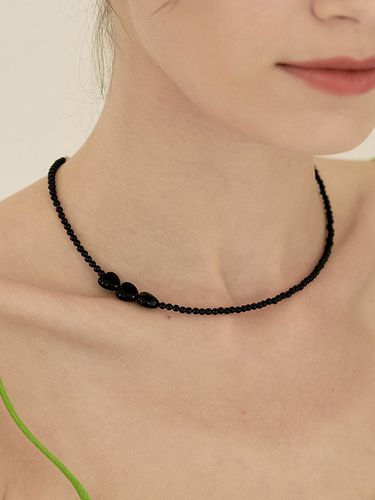 Black Heart Pendant Necklace _ Onyx - cotoit - Modalova