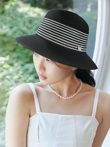 Rattan Stripe Boater Hat _ Black - ACCLET - Modalova