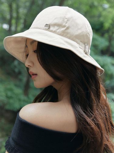 Adjustable Buckle Cotton Bucket Hat _ - ACCLET - Modalova