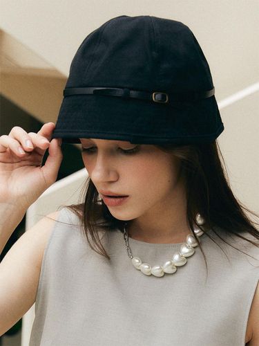 Cotton Belt Bucket Hat _ Black - ACCLET - Modalova