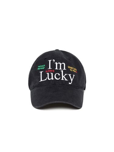 I am Lucky Ball Cap (Black) - hiddenbehind - Modalova