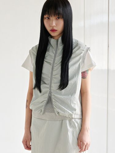 TS Nylon Shirring Vest _ Grey - PIECEMAKER - Modalova