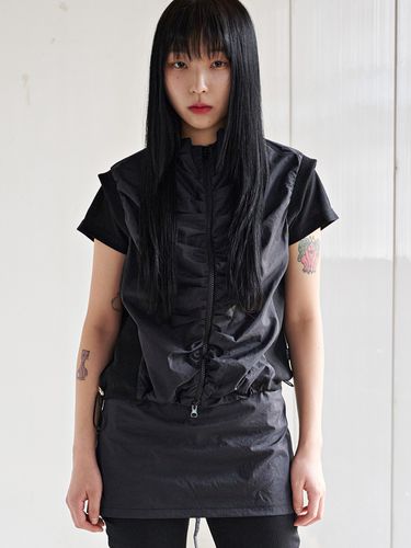 TS Nylon Shirring Vest _ Black - PIECEMAKER - Modalova