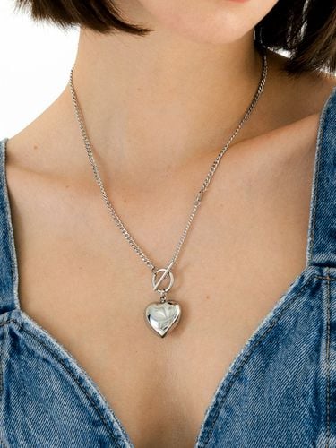 Plump Heart Toggle Necklace - pearlymore - Modalova