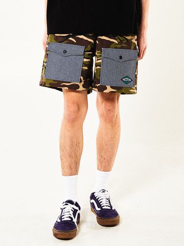 Junin Shorts - Camouflage - FREAKISH BUILDING - Modalova