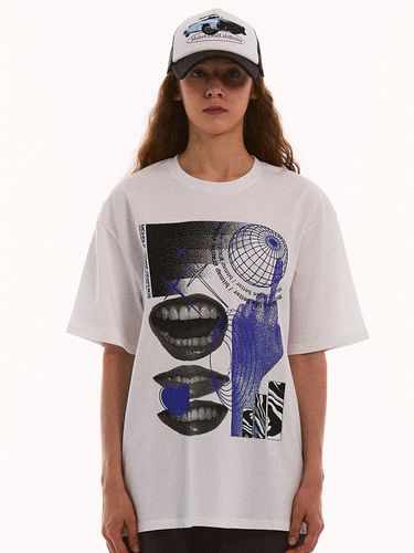 Collage Libs Over-fit Tee - White - MATCHGLOBE - Modalova