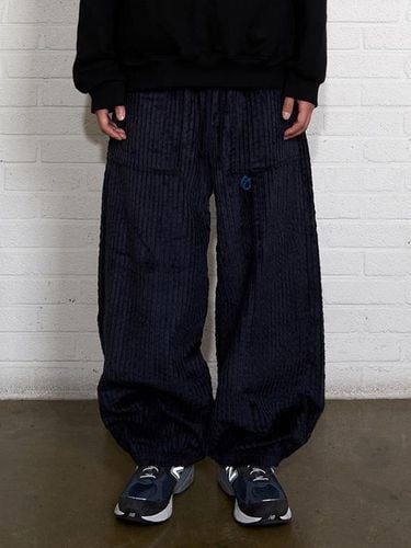 Oversized Corduroy Fatigue Pants _ - FUTURE LAB - Modalova