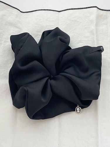 Cameo Satin Drop Wide Scrunchie_Black - oar - Modalova