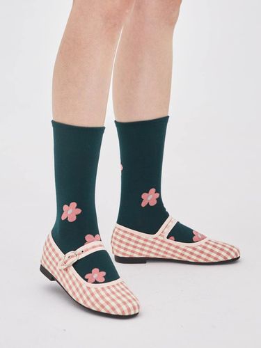 Flower Carpet Socks_Dark Green - DONUTVINYLSHOP - Modalova