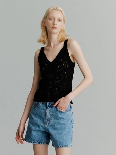 Crochet Sleeveless Knit Top _Black - THE RYE - Modalova