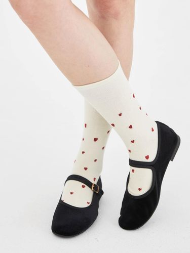 Love Me More Socks_Red - DONUTVINYLSHOP - Modalova