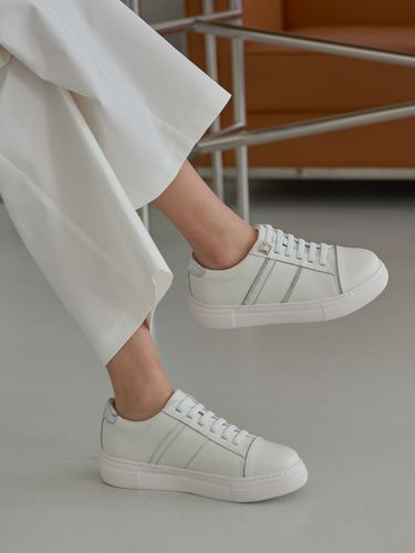 Line Jewel Sneakers (4cm)_White - FORMEL CAMELE - Modalova