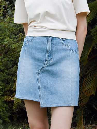 Signature Asymmetric Denim Mini Skirt_Sky - kuho plus - Modalova