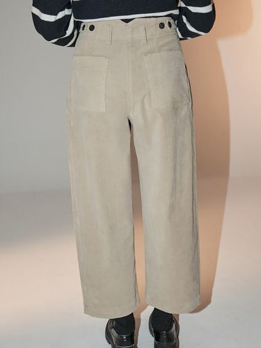 Signature Corduroy Tuck Pants - kuho plus - Modalova