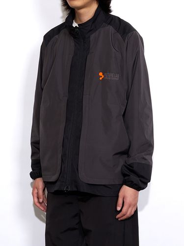 Employee Shell Jacket - FUTURE LAB - Modalova