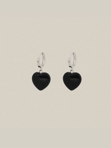 Black Onyx Heart Earrings_Silver - partez - Modalova