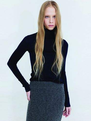 Half Turtleneck Sweater_Navy - WNDERKAMMER - Modalova