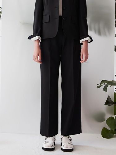 Signature Semi Wide Pants _Black - kuho plus - Modalova