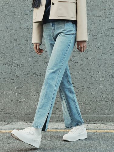 Side Slit Straight Fit Denim Pants_Blue - kuho plus - Modalova