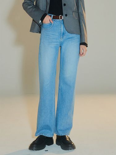 Essential Straight Fit Denim Pants _Blue - kuho plus - Modalova