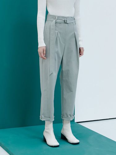 Belted Volume Tuck Pants (Green) - kuho plus - Modalova