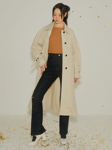 Volume Silhouette Trench Coat - kuho plus - Modalova