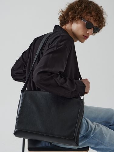 Mailman Laptop Shoulder Bag (Black) - CINEDE - Modalova