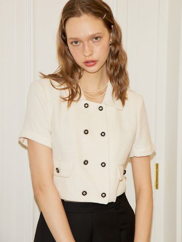 Double Button Crop Jacket - SALON DE YOHN - Modalova