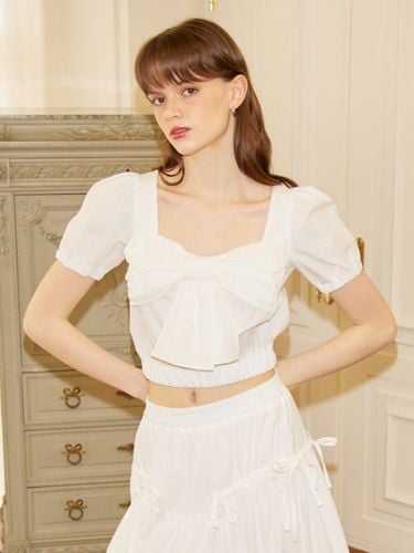 Puff Shoulder Ribbon Blouse_White - SALON DE YOHN - Modalova