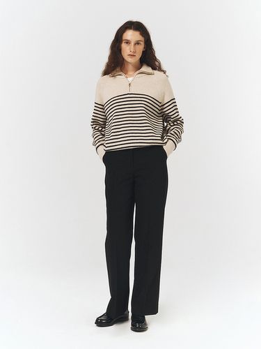 Semi-wide Straight Slacks - Black - Dunst for WOMEN - Modalova