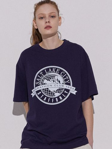 Earth Short-Sleeve T-Shirt Navy - STAFFONLY - Modalova