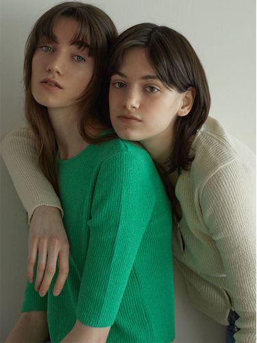 Page Knit Top (Spring Green) - H8 - Modalova