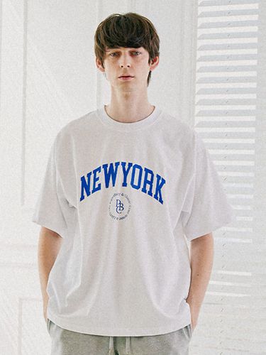 New Yorker Chain Short Sleeve T Shirt - PaperBoy - Modalova