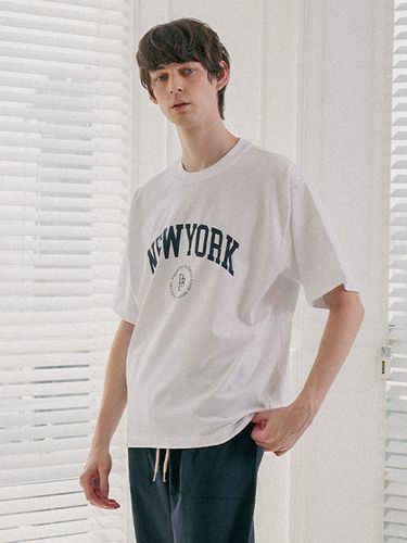 New Yorker Chain Short Sleeve T Shirt - PaperBoy - Modalova